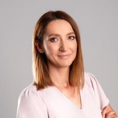 karolina kłujszo small